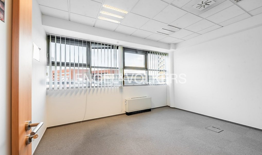 Pronájem kanceláře 504 m², Praha – náhled fotky 8