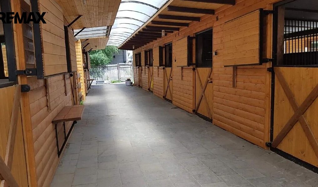 Prodej zemědělského objektu 2 400 m², Baška – náhled fotky 10