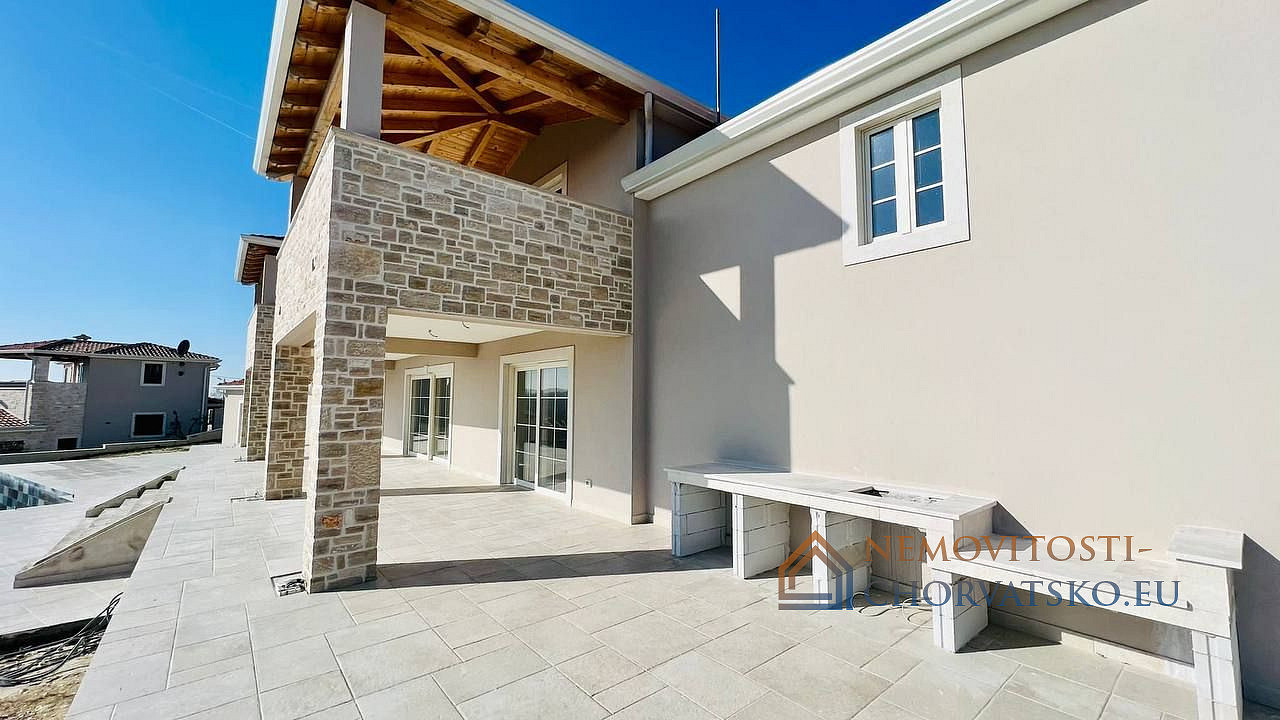 Prodej domu 300 m² s pozemkem 1 200 m² - Widok 3