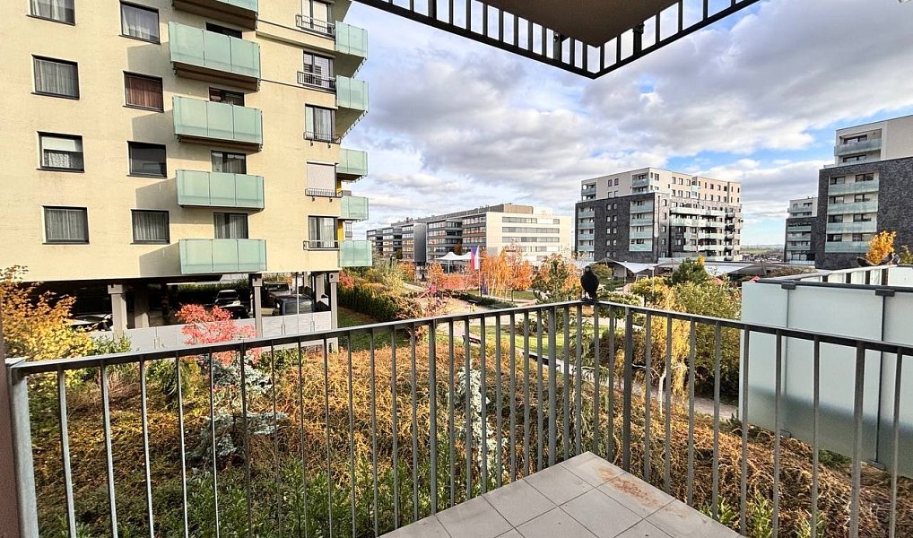 Pronájem bytu 1+kk 30 m², Praha – náhled fotky 13