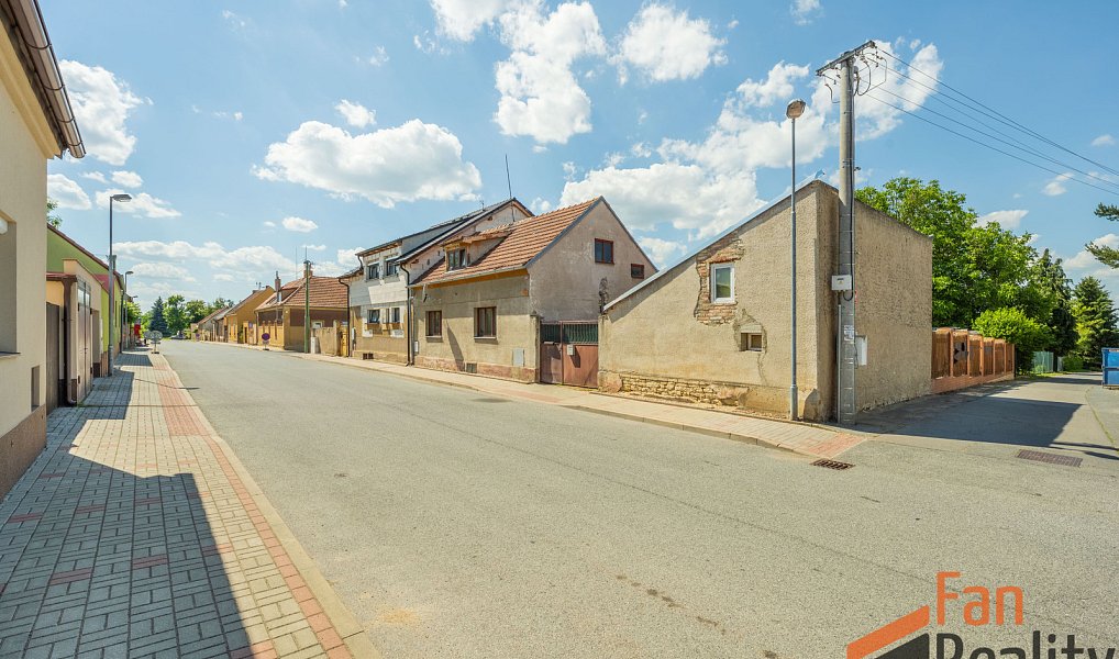 Prodej domu 218 m² s pozemkem 445 m², Hostouň – náhled fotky 4