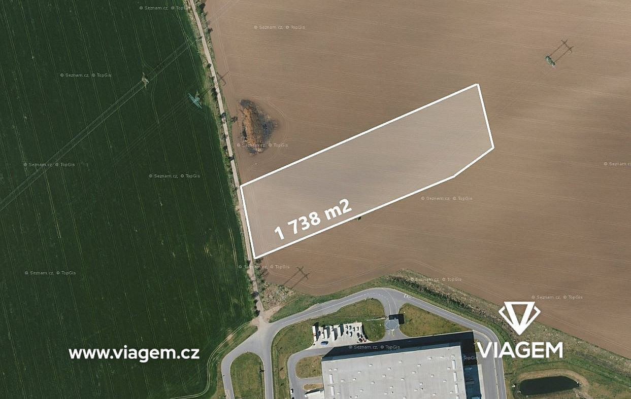 Prodej pole 1 738 m²