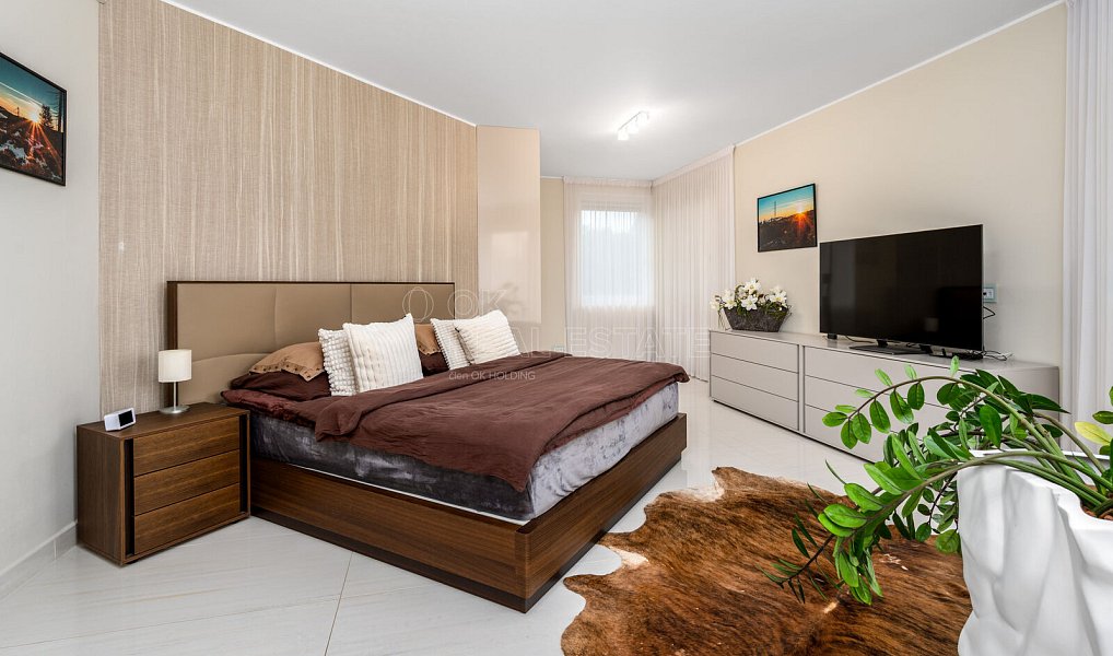 Prodej domu 546 m² s pozemkem 1 608 m², Zvole – náhled fotky 20