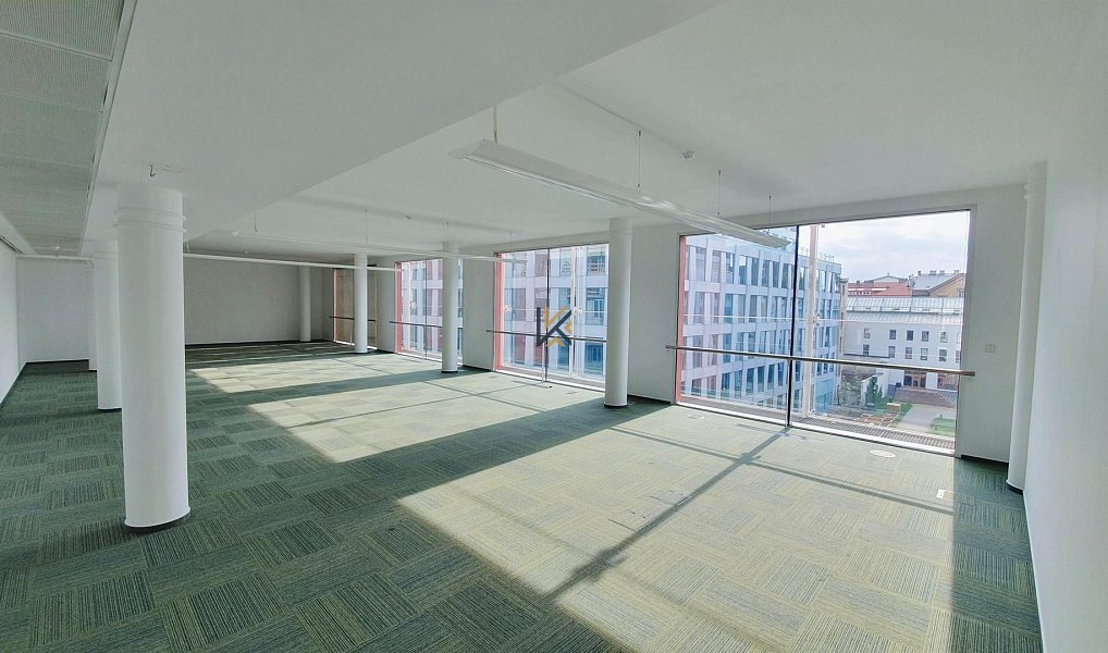 Pronájem kanceláře 821 m², Praha – náhled fotky 3