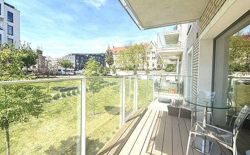 Prodej bytu 1+kk 45 m², Kobrova, Praha 5 - Smíchov