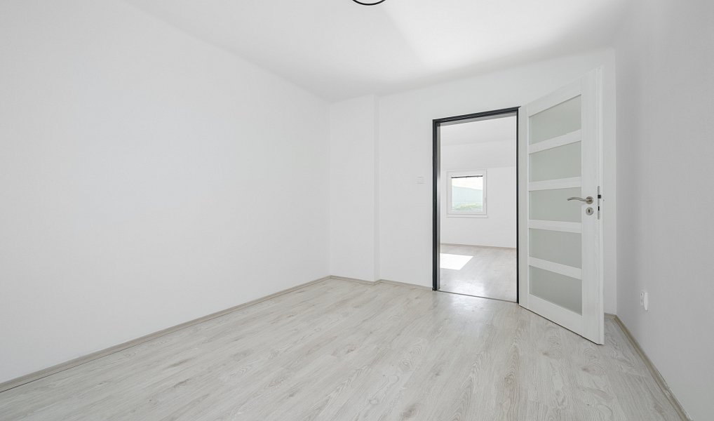 Pronájem bytu 4+1 77 m², Liberec – náhled fotky 7