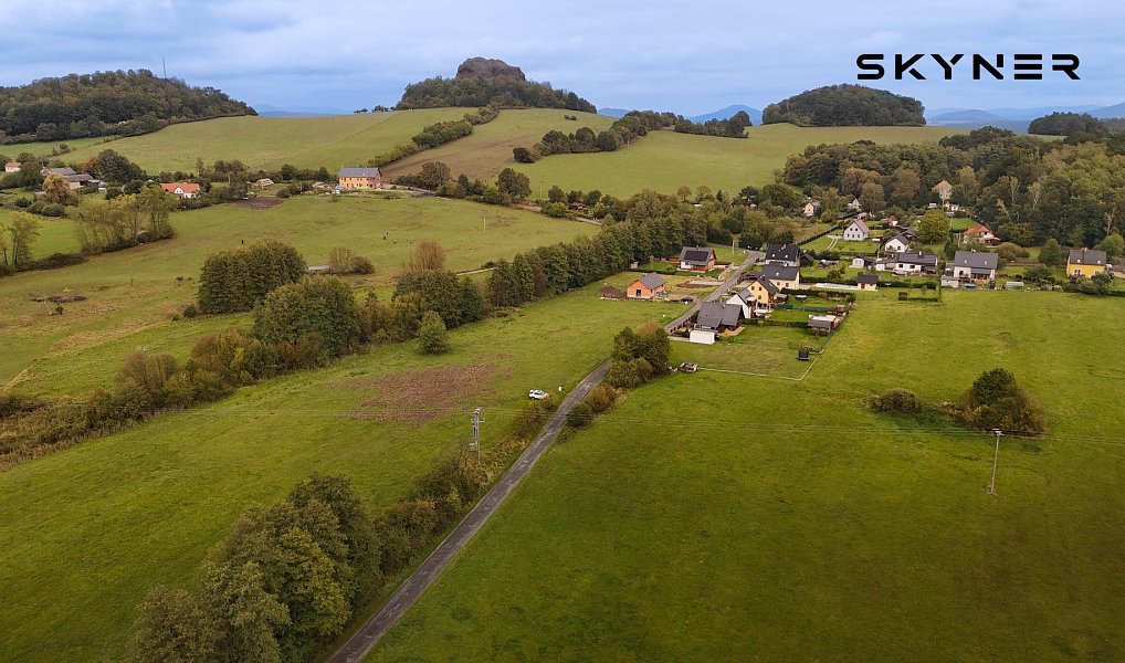 Prodej stavebního pozemku 1 901 m², Provodín – náhled fotky 2