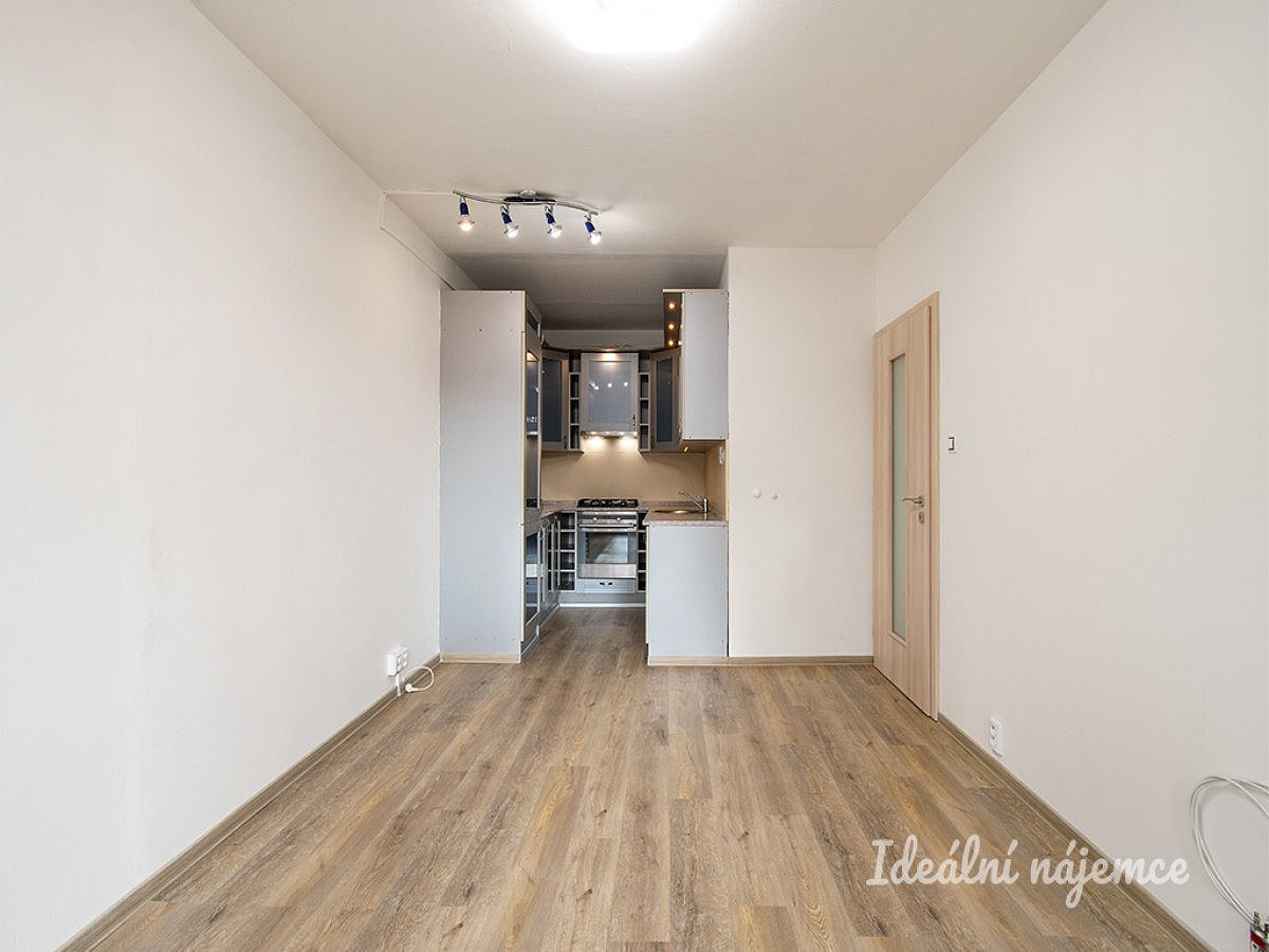Pronájem bytu 2+kk 39 m² – fotografie 2