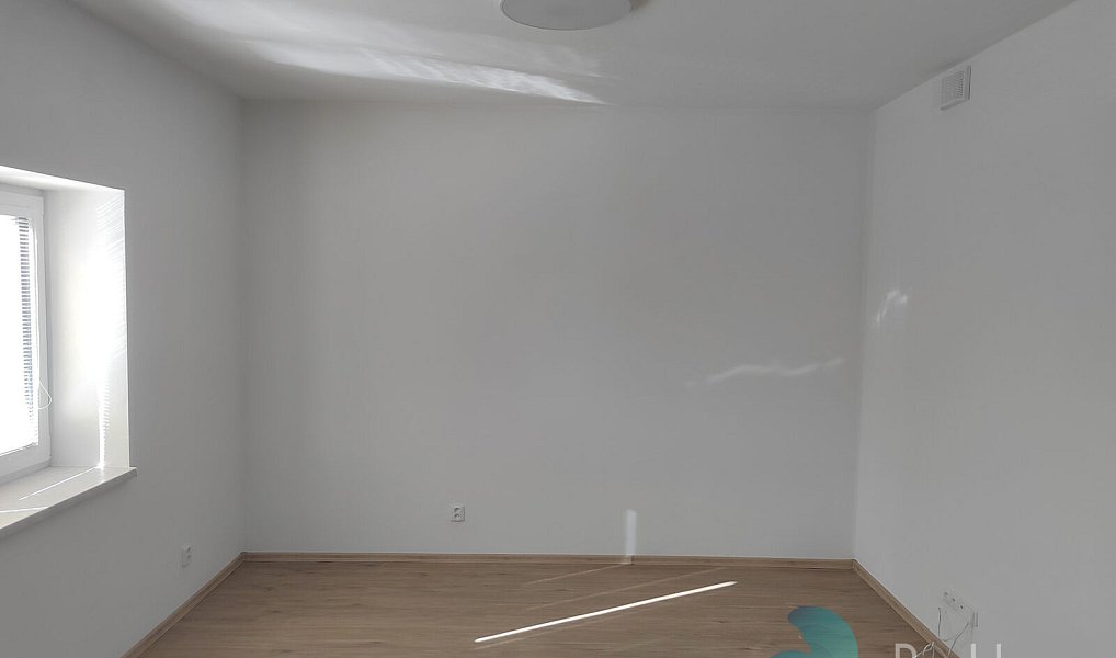 Pronájem bytu 4+kk 86 m², Trhové Sviny – náhled fotky 4