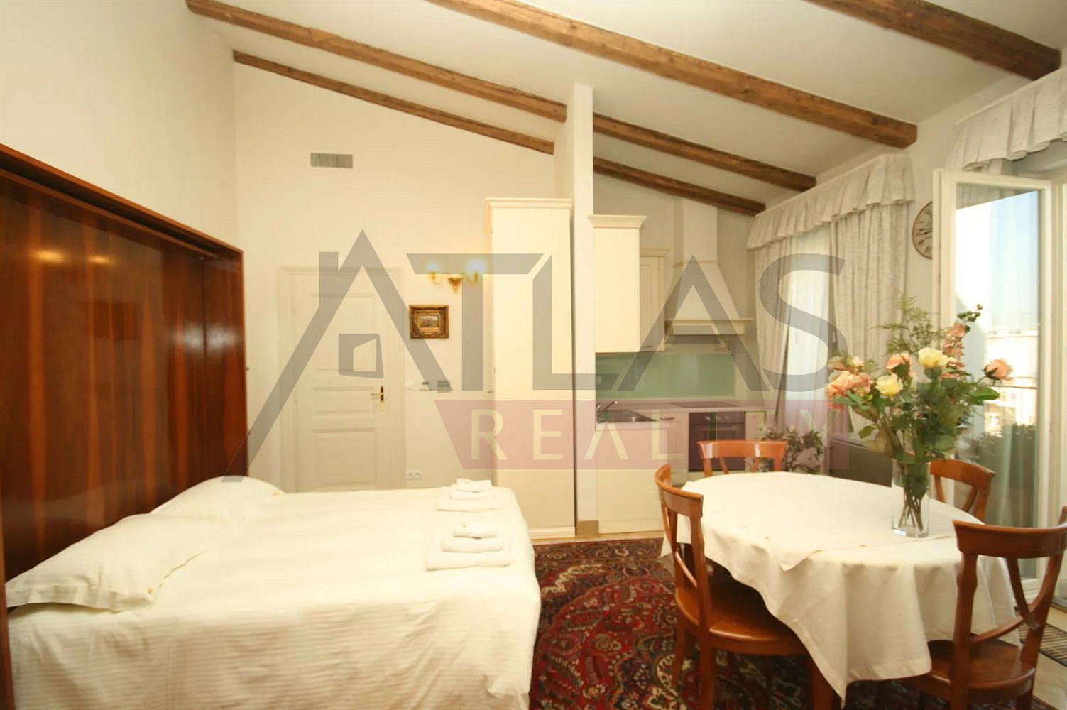 Pronájem bytu 1+kk 38 m²