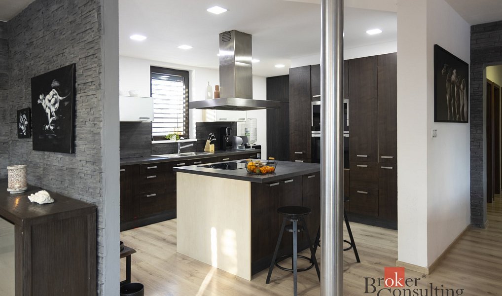 Prodej domu 280 m² s pozemkem 981 m², Hýskov – náhled fotky 8