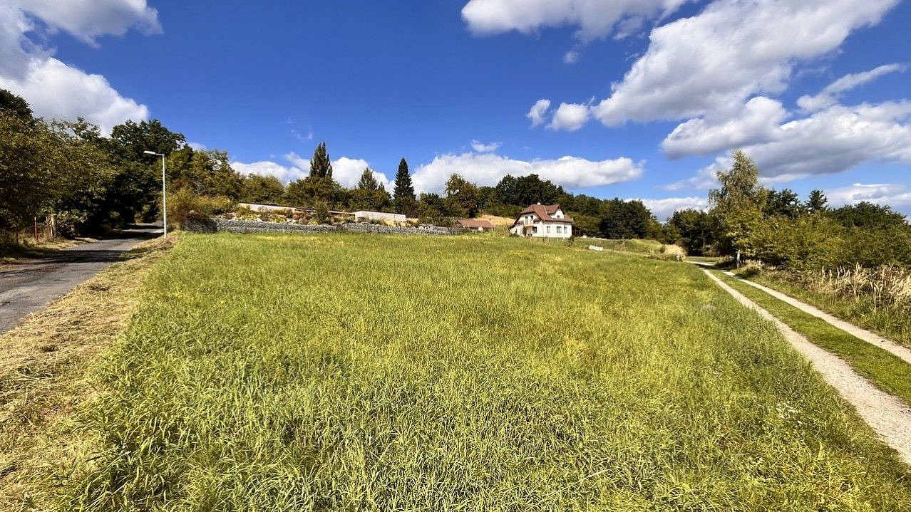 Prodej stavebního pozemku 1 450 m²