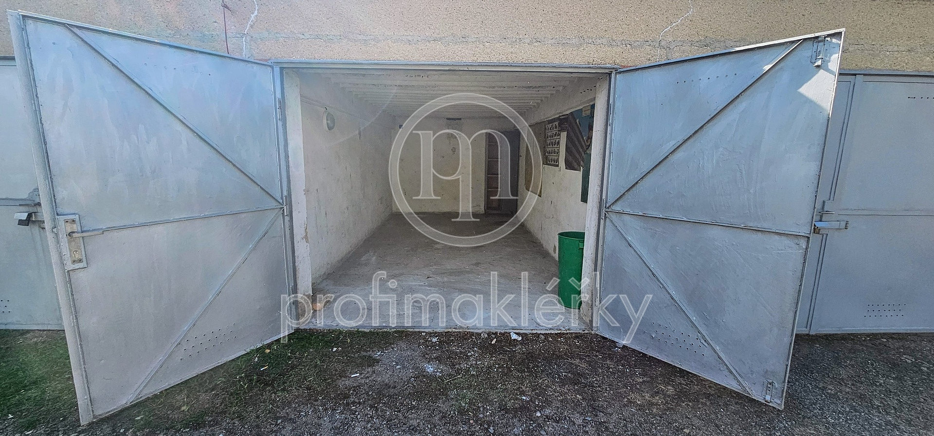 Prodej garáže s elektřinou, 17m2, Ježkova, Brno-Lesná