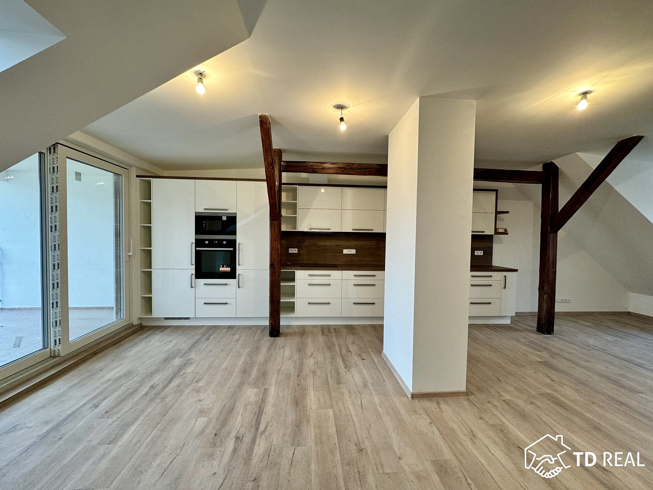 3 rooms, 97.0 m² in Brno