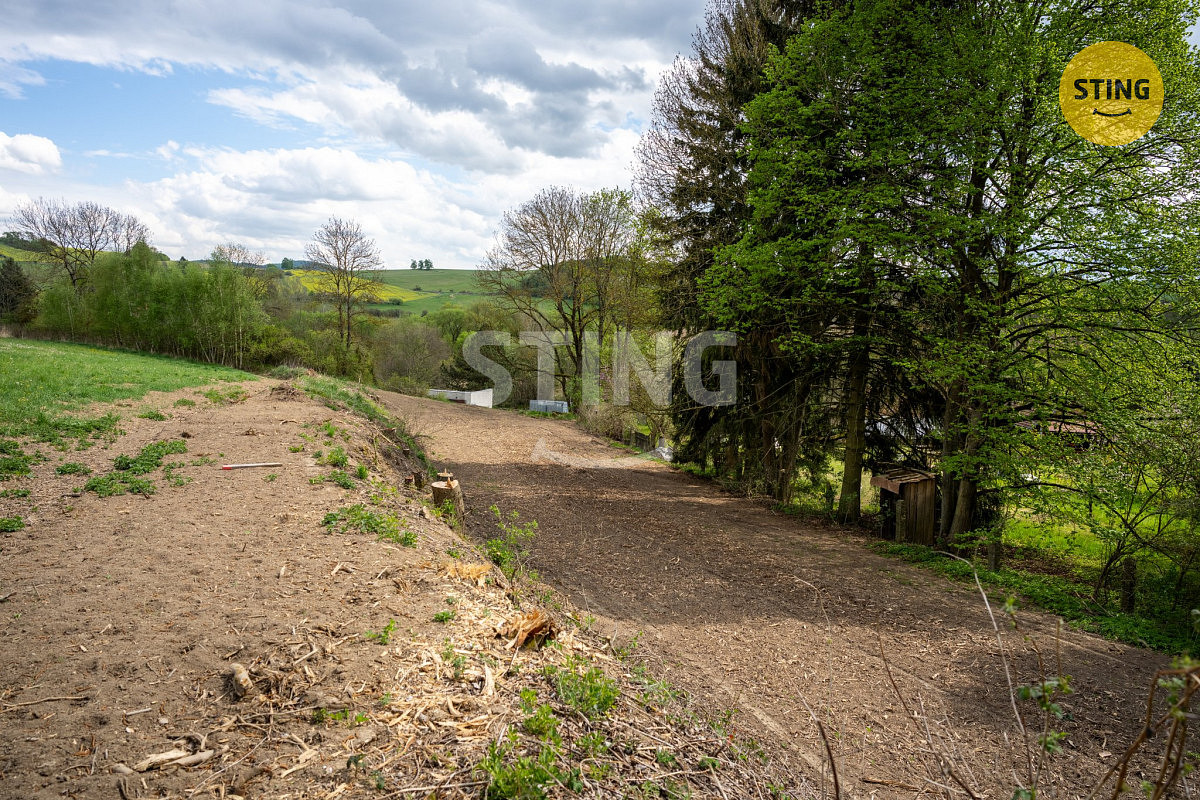 Prodej stavebního pozemku 3 350 m² – fotografie 2