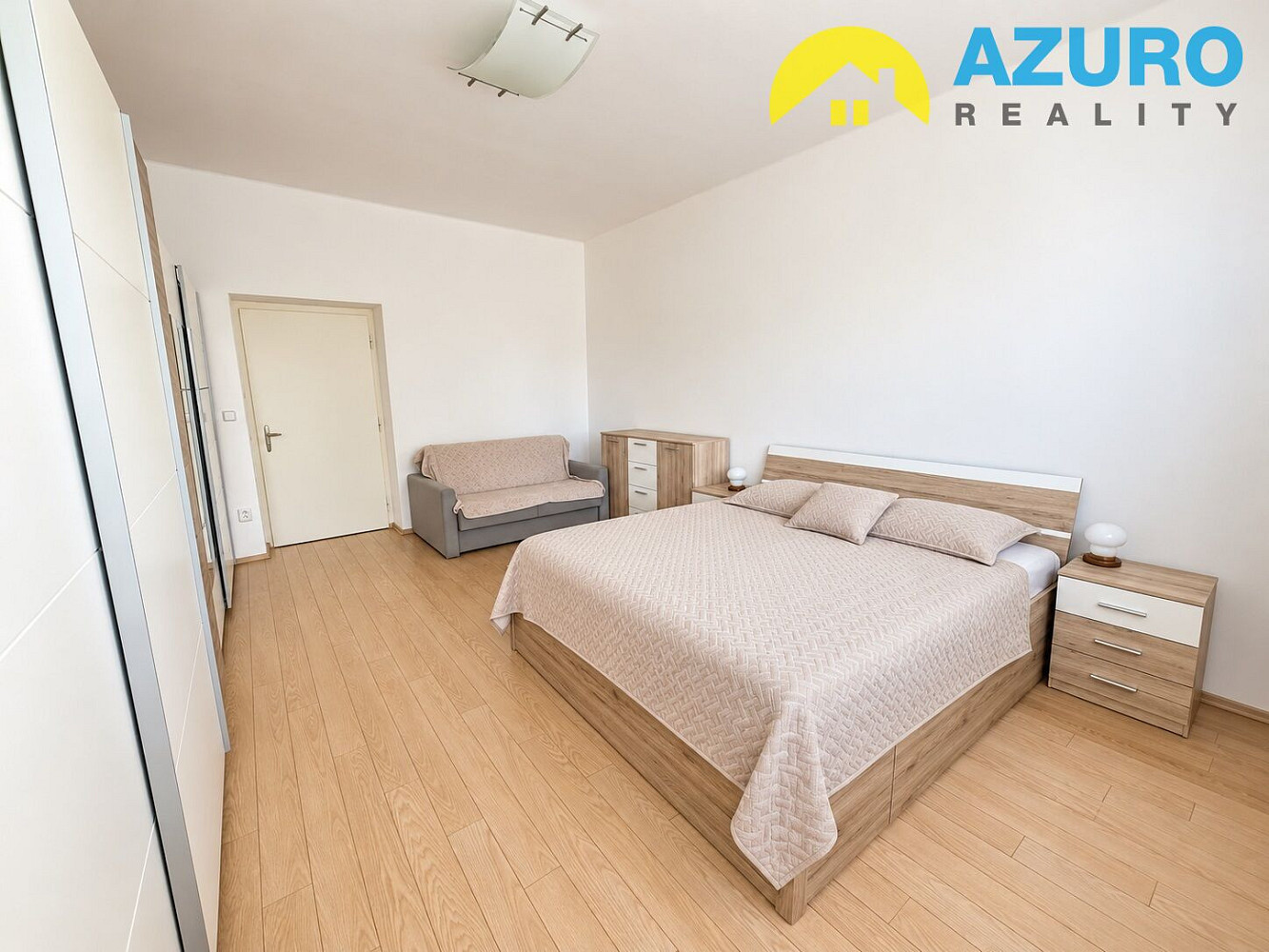 Pronájem bytu 2+1 89 m² – fotografie 4