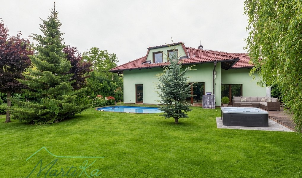 Prodej domu 238 m² s pozemkem 1 541 m², Neveklov – náhled fotky 2