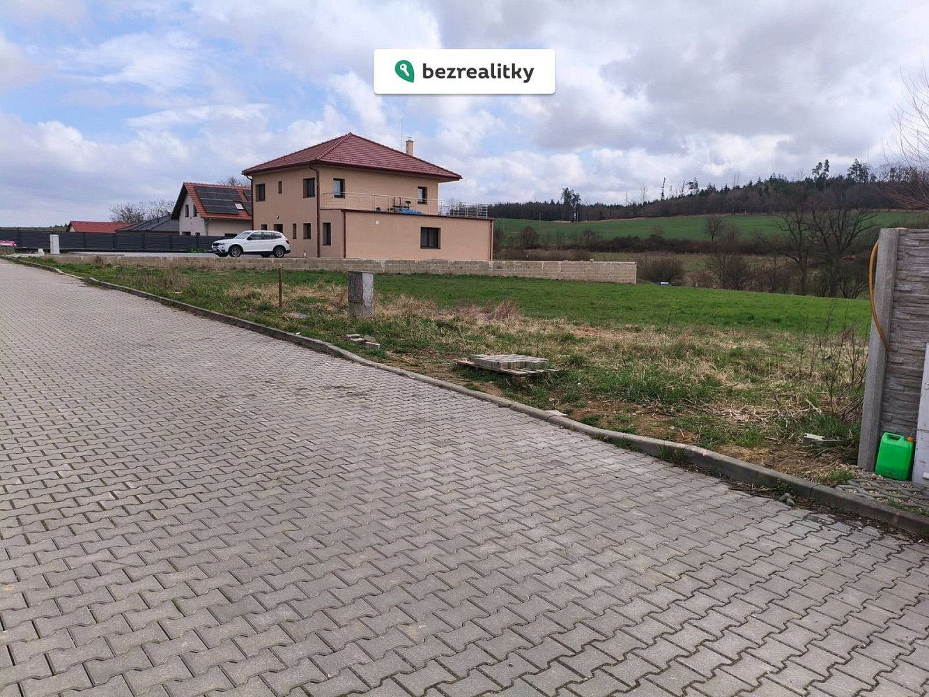 Prodej stavebního pozemku 750 m² – pohled 4