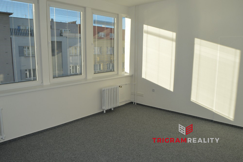 Pronájem kanceláře 32 m² – pohled 5
