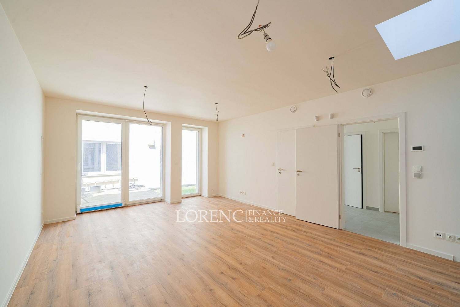 Pronájem kanceláře 156 m² – fotografie 3
