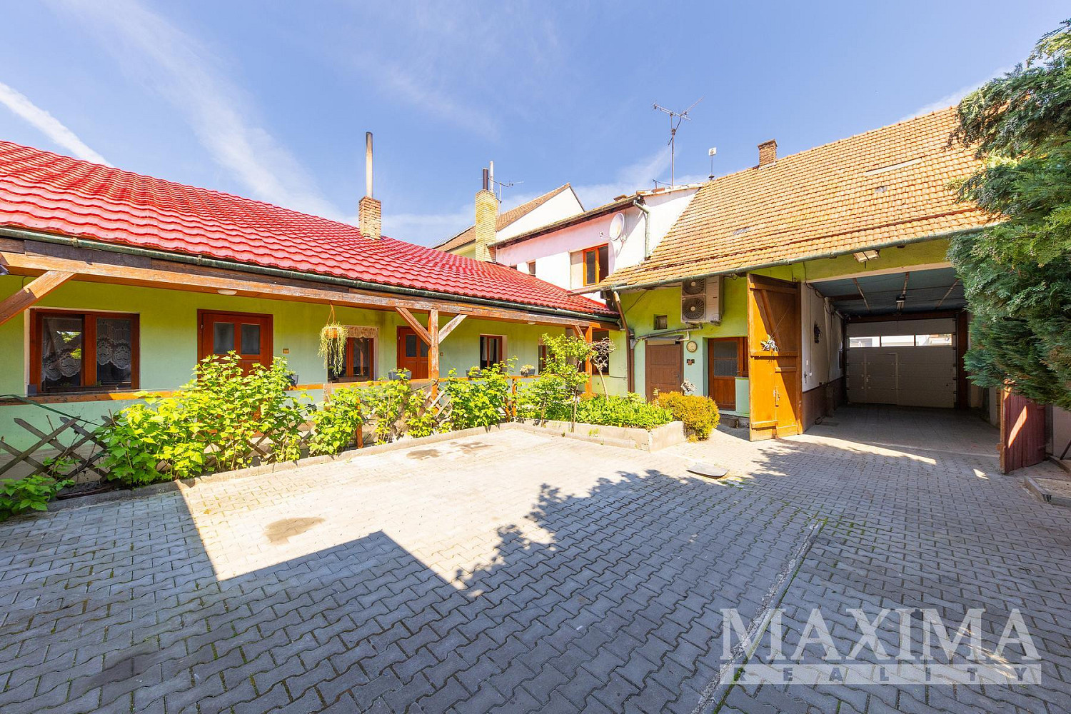 Prodej domu 277 m² s pozemkem 913 m²