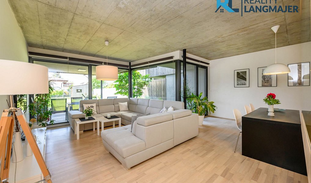 Prodej domu 134 m² s pozemkem 343 m², Zruč-Senec – náhled fotky 8