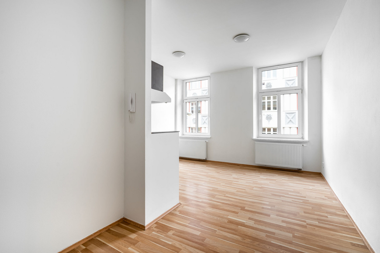 Pronájem bytu 1+kk 28 m² – pohled 2