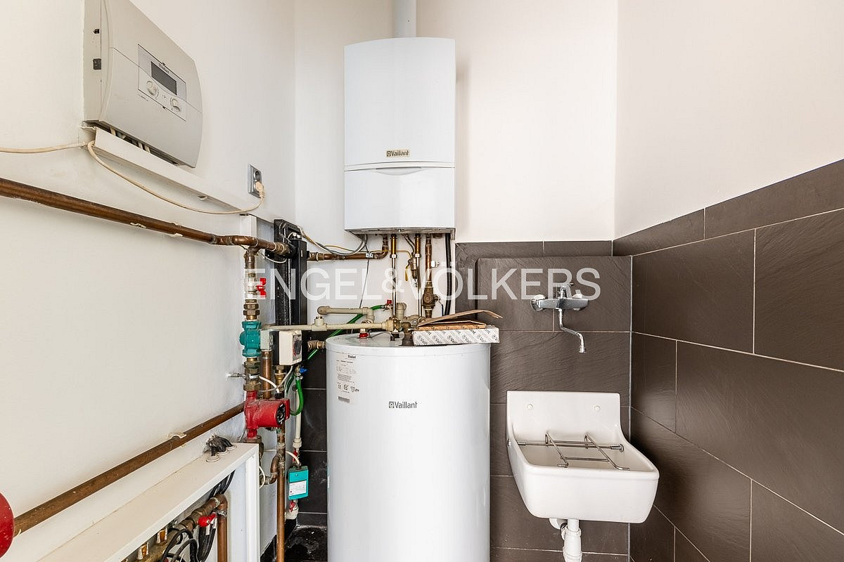 Pronájem kanceláře 184 m² – fotografie 5