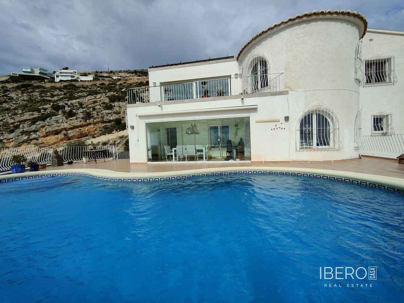 Prodej domu 209 m² s pozemkem 1 163 m²
