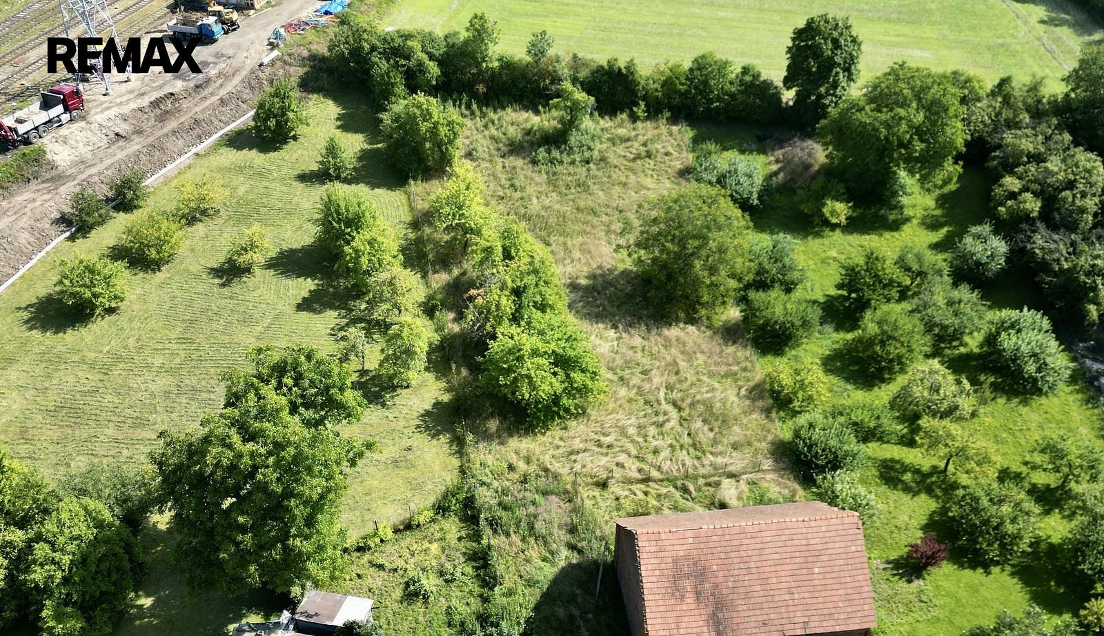 Prodej stavebního pozemku 1 911 m² – fotografie 5