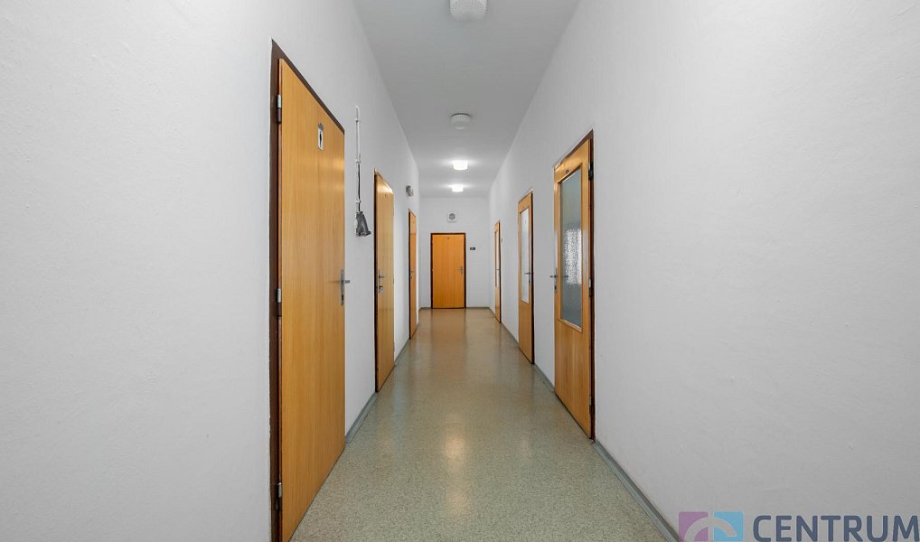Pronájem kanceláře 1 371 m², Turnov – náhled fotky 10