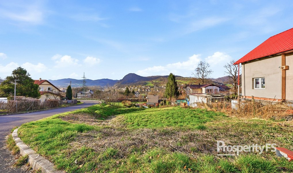 Prodej stavebního pozemku 728 m², Velké Březno – náhled fotky 9