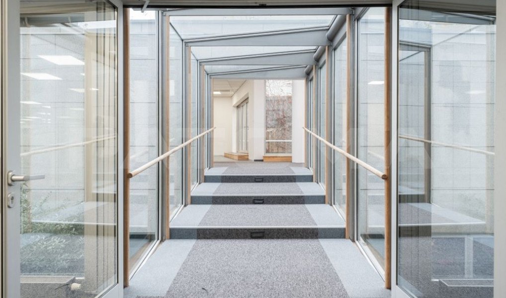 Pronájem kanceláře 728 m², Praha – náhled fotky 5