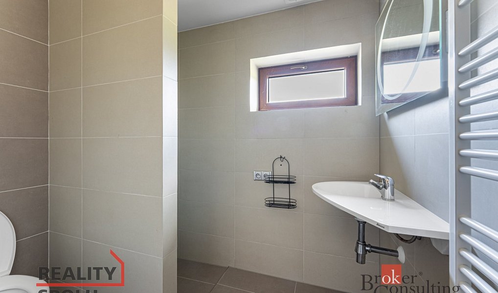 Prodej domu 298 m² s pozemkem 900 m², Kamenice – náhled fotky 16
