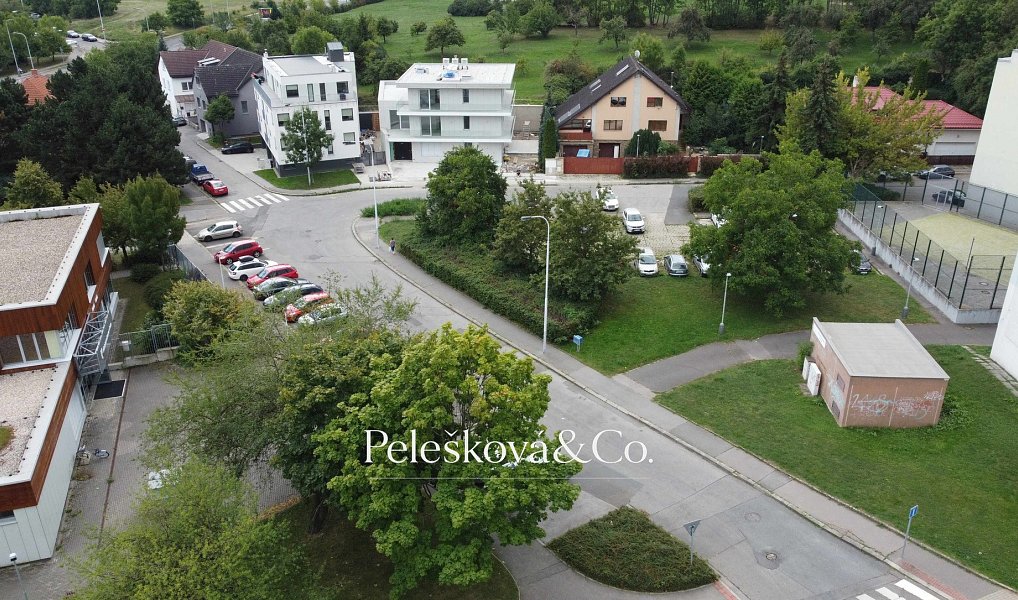 Prodej bytu 5+kk 169 m², Praha – náhled fotky 43