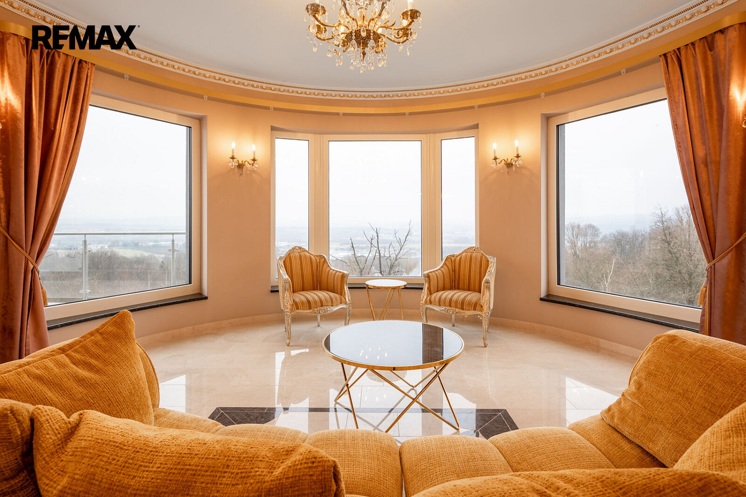 Prodej domu 483 m² s pozemkem 923 m² – fotografie 3