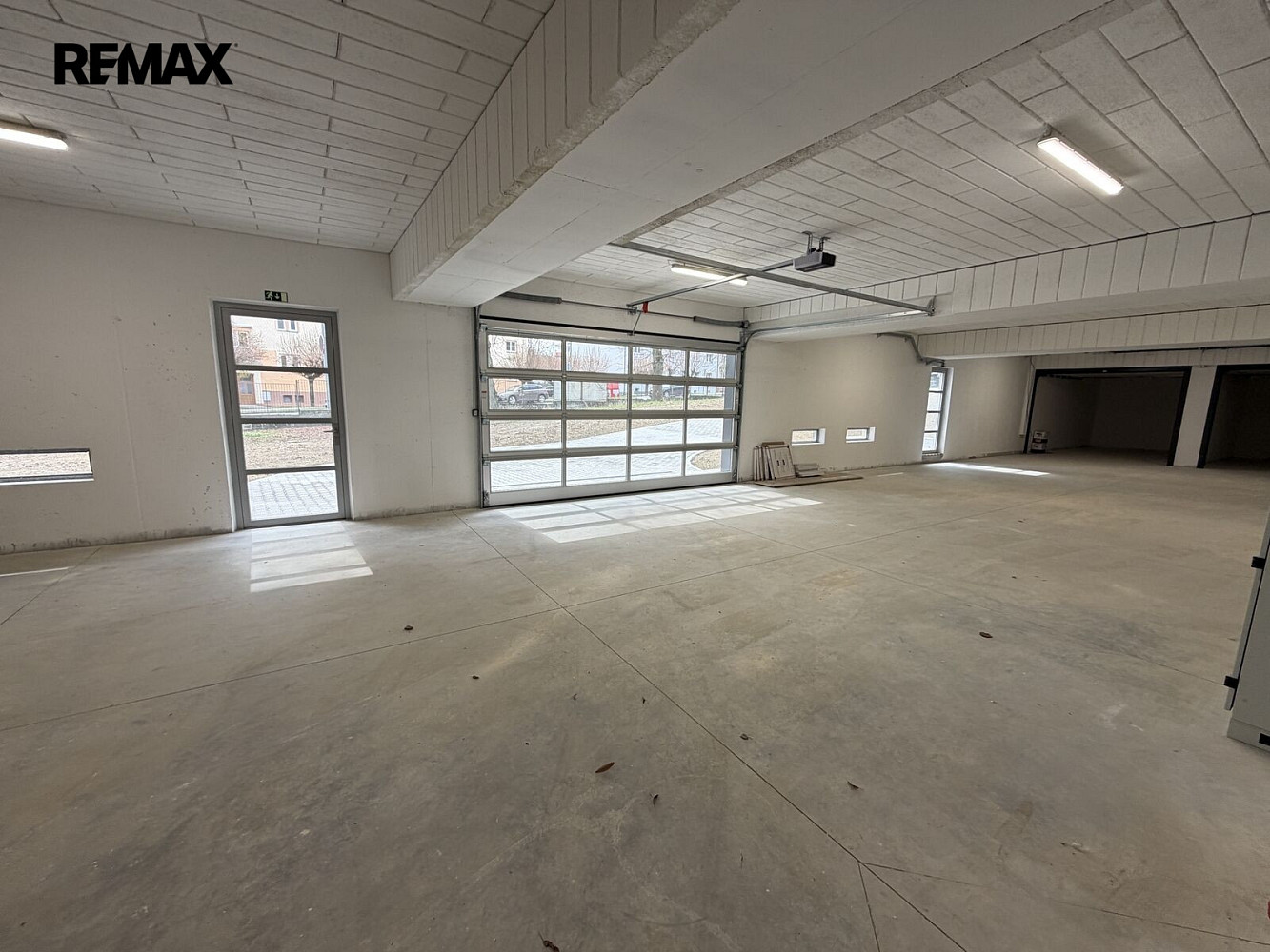 Pronájem nové garáže 21,69m2, Lnářská ul. Humpolec – fotografie 2
