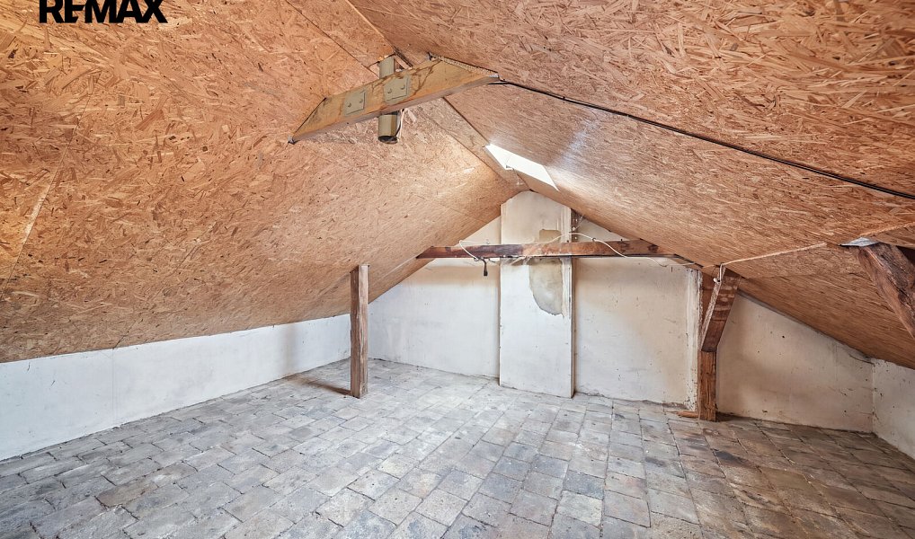 Prodej domu 100 m² s pozemkem 272 m², Chomutov – náhled fotky 35