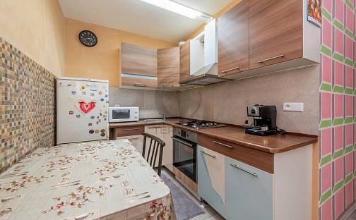 Prodej bytu 2+kk 39 m², Lovosická, Praha 9 - Prosek