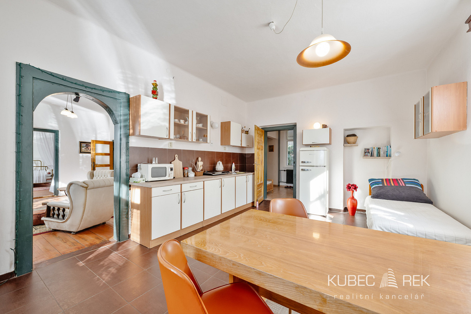 Prodej domu 240 m² s pozemkem 1 143 m² – fotografie 4
