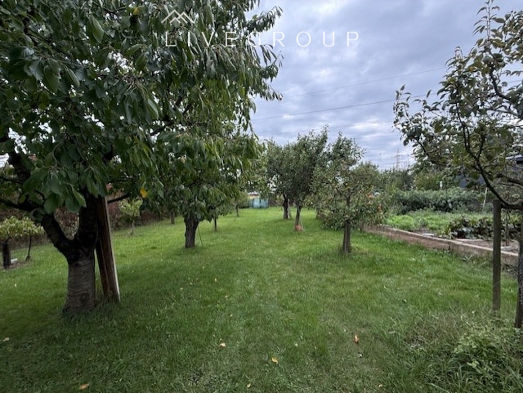Prodej zahrady 1 180 m²