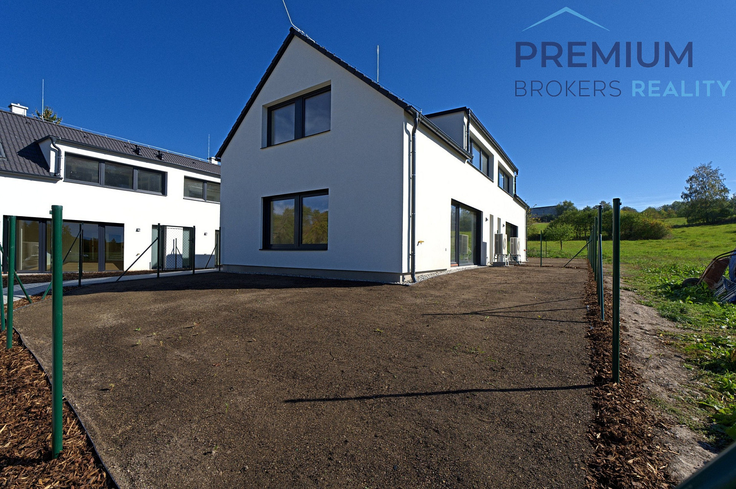 Prodej domu 102 m² s pozemkem 168 m² – fotografie 2