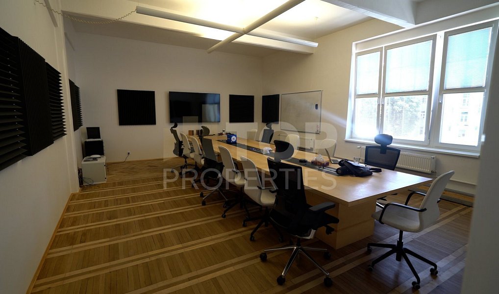 Pronájem kanceláře 368 m², Praha – náhled fotky 10