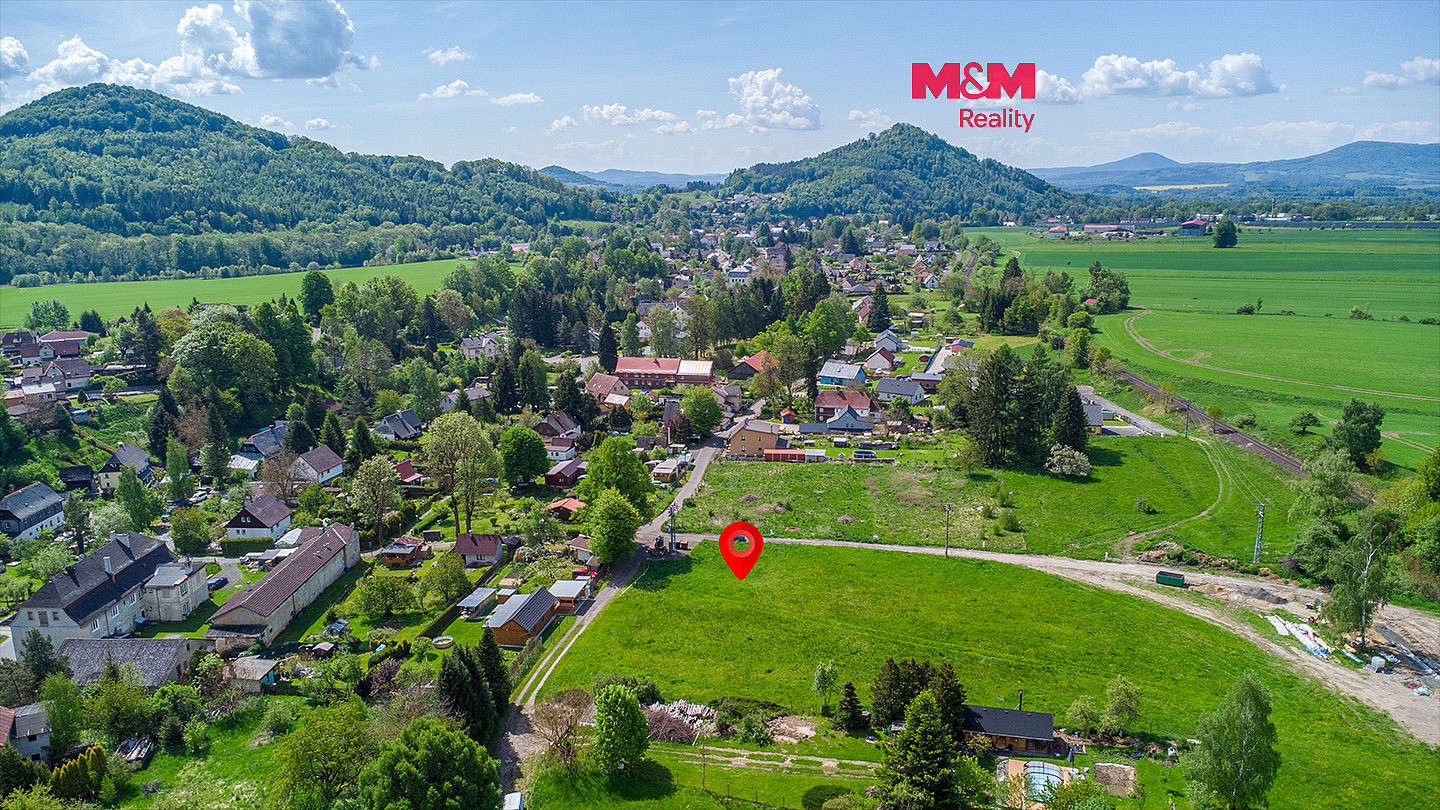 Prodej stavebního pozemku 1 043 m²