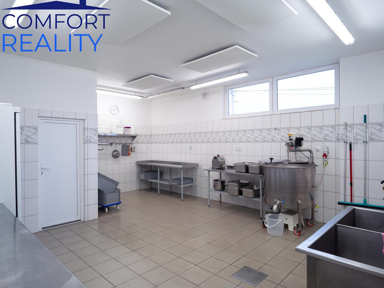 Prodej výrobních prostor 220 m² – fotografie 2