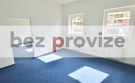 Pronájem kanceláře 32 m², Ocelářská, Praha 9