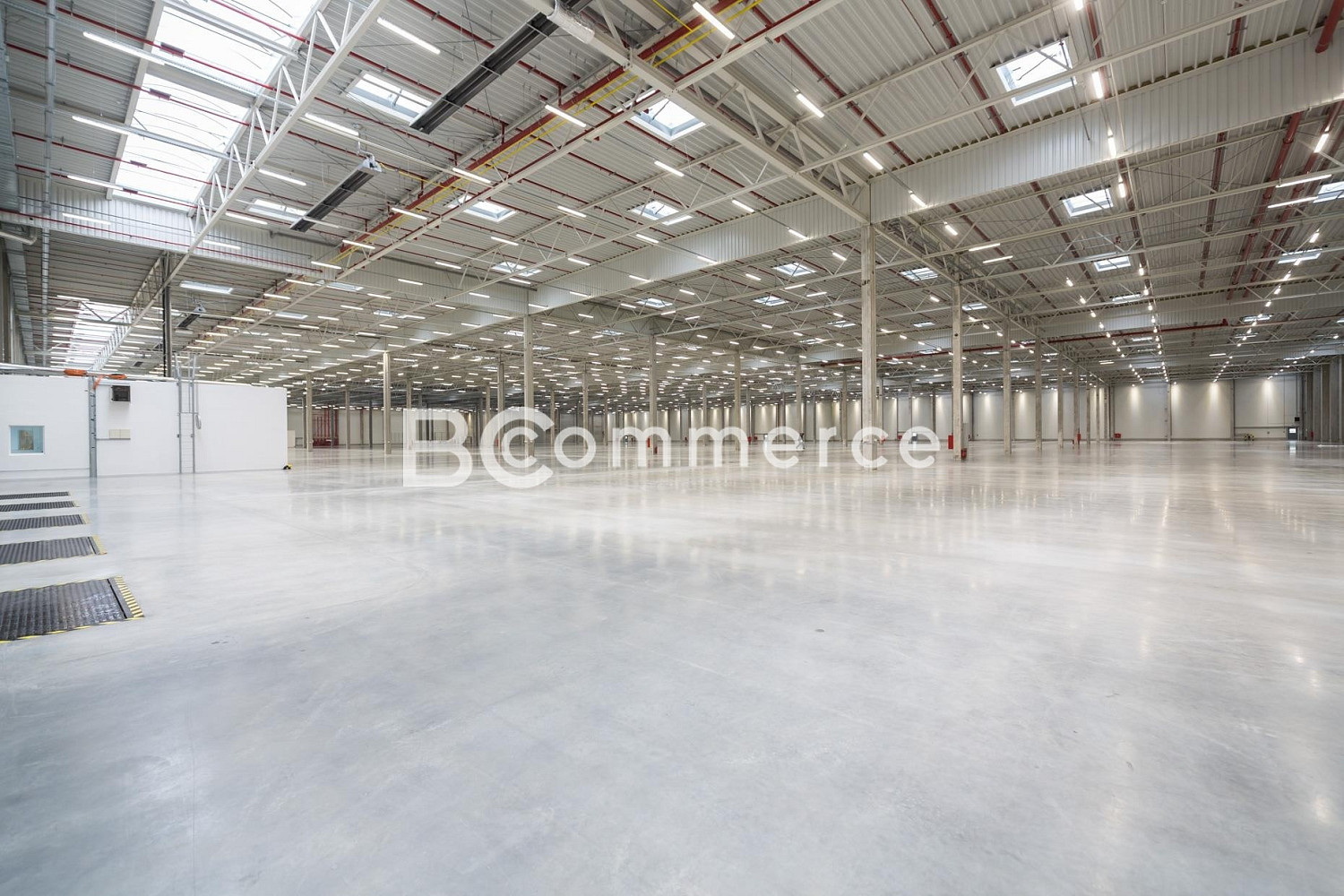 Pronájem skladovacích prostor 2 880 m² — photo 2