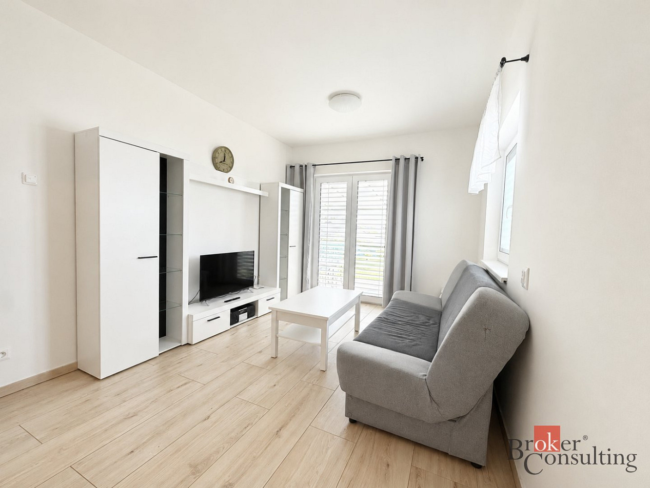 Pronájem bytu 2+kk 47 m² – fotografie 3