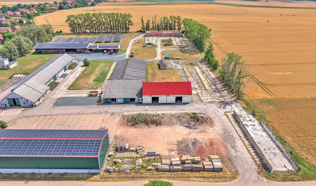 Prodej zemědělského objektu 2 100 m², Jasenná – náhled fotky 4