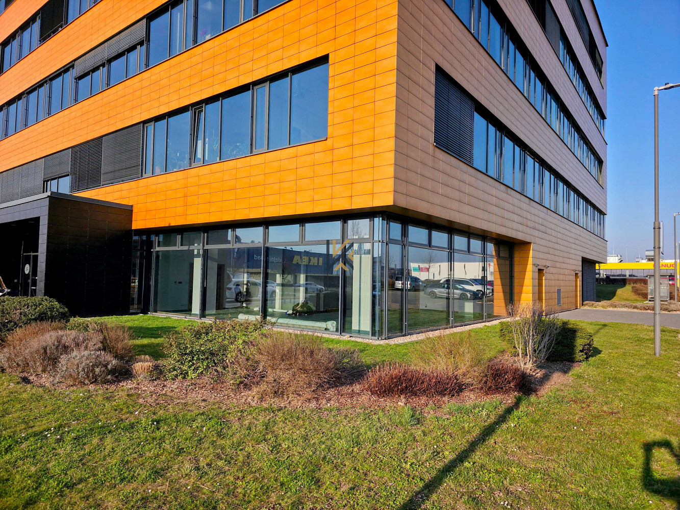 Pronájem obchodních prostor 132 m²